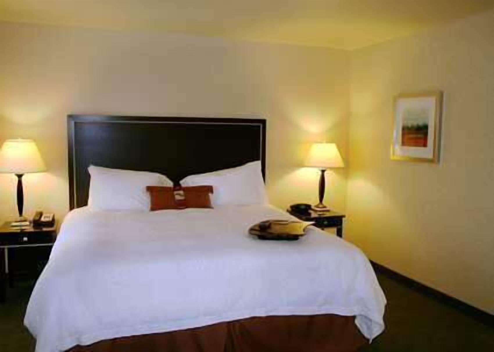 Hampton Inn & Suites Roseville Bagian luar foto