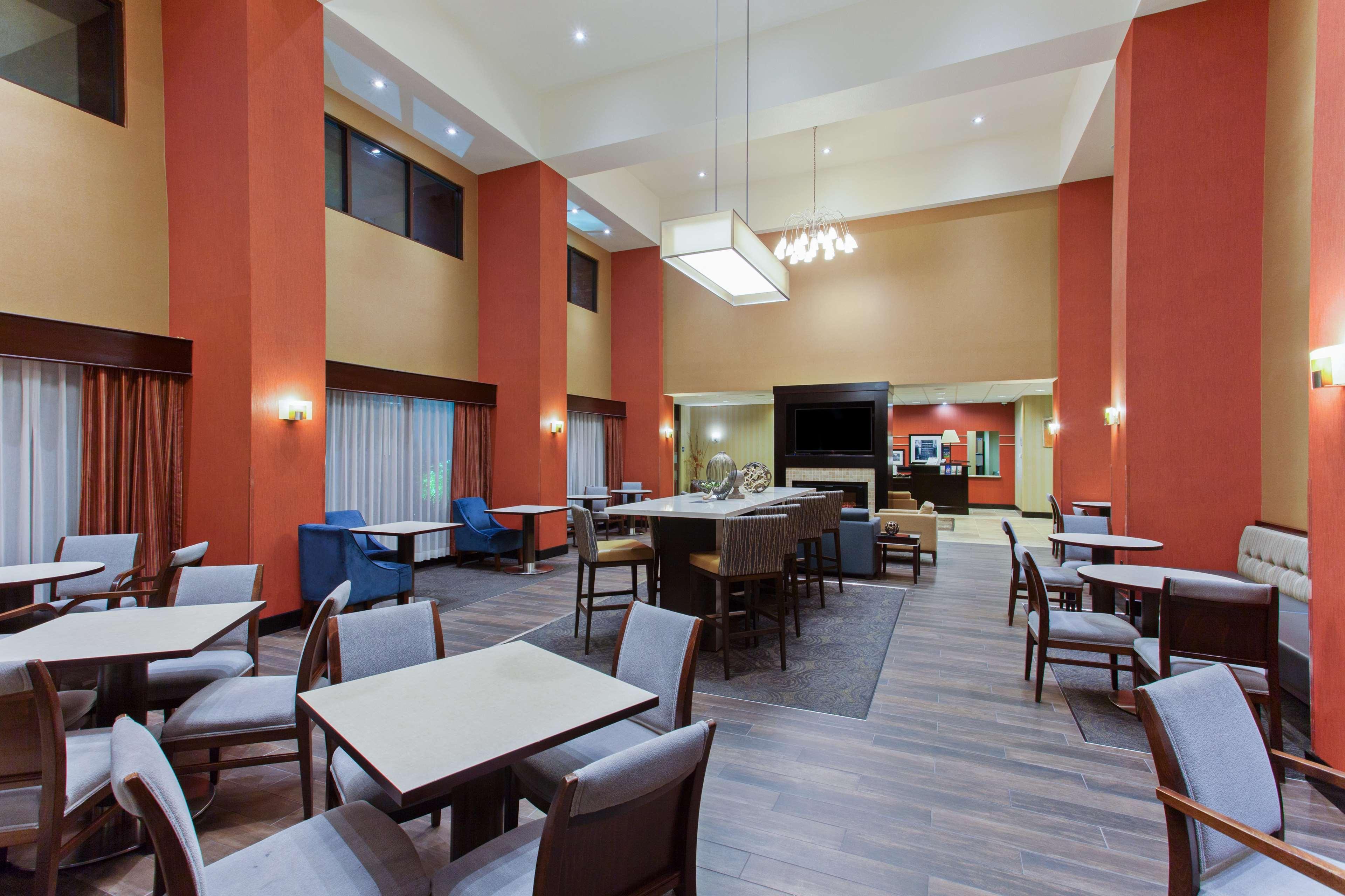 Hampton Inn & Suites Roseville Bagian luar foto