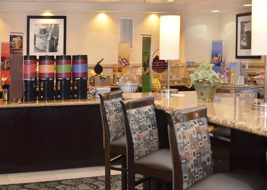 Hampton Inn & Suites Roseville Bagian luar foto