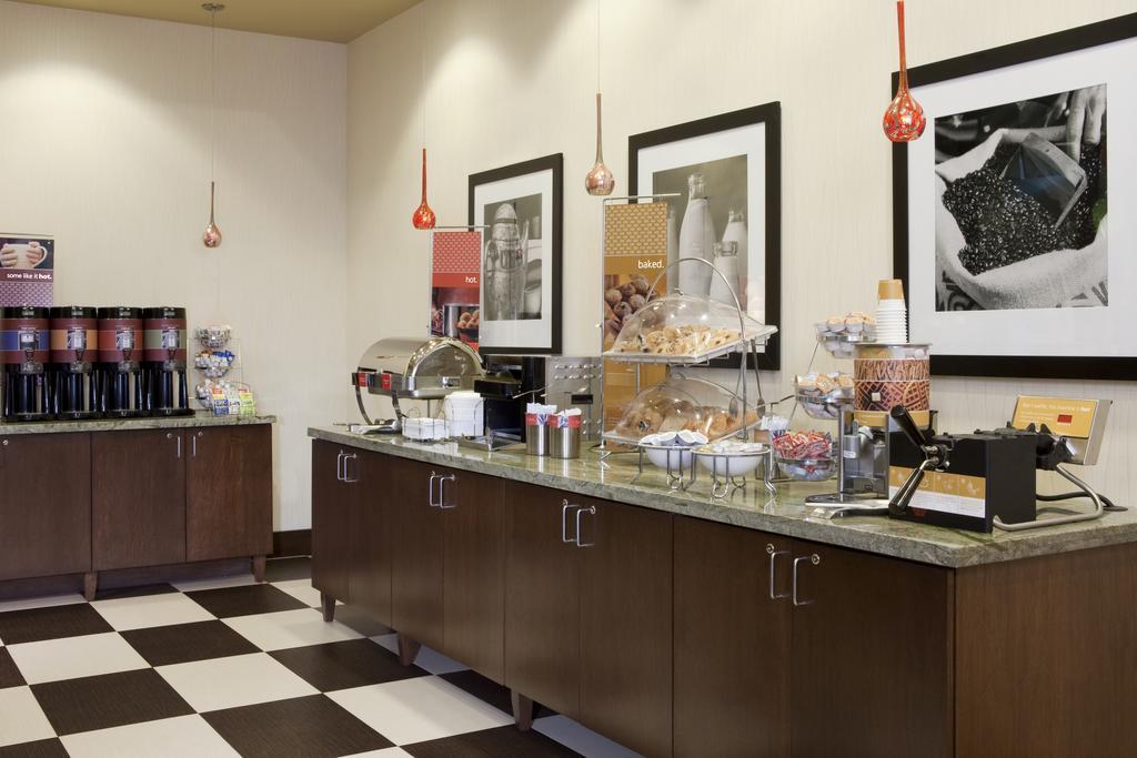 Hampton Inn & Suites Roseville Bagian luar foto